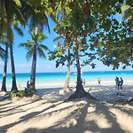 Sunvilla Beachfront Hotel