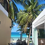 Sunvilla Beachfront Hotel
