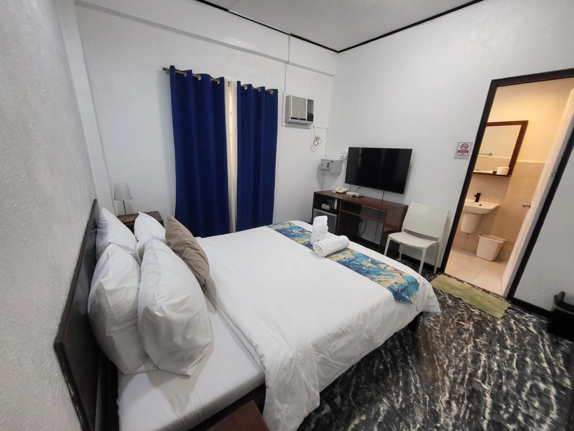 Sunvilla Beachfront Hotel 2*